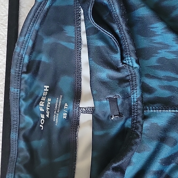 Joe Fresh Leggings (2 pairs) - Picture 4 of 9